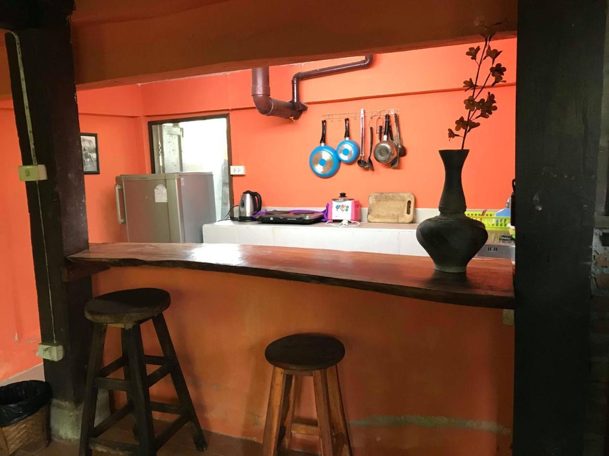 Teak House 3*