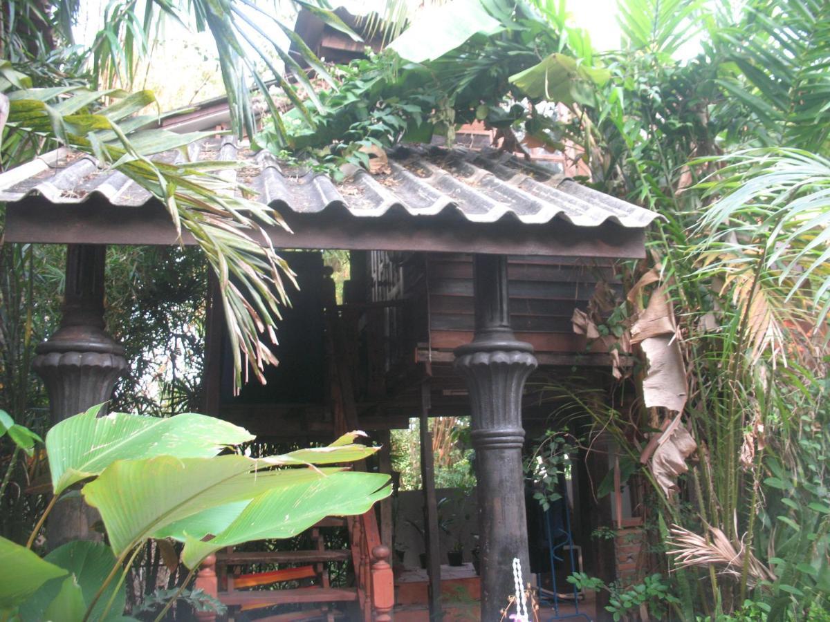 Teak House 3*