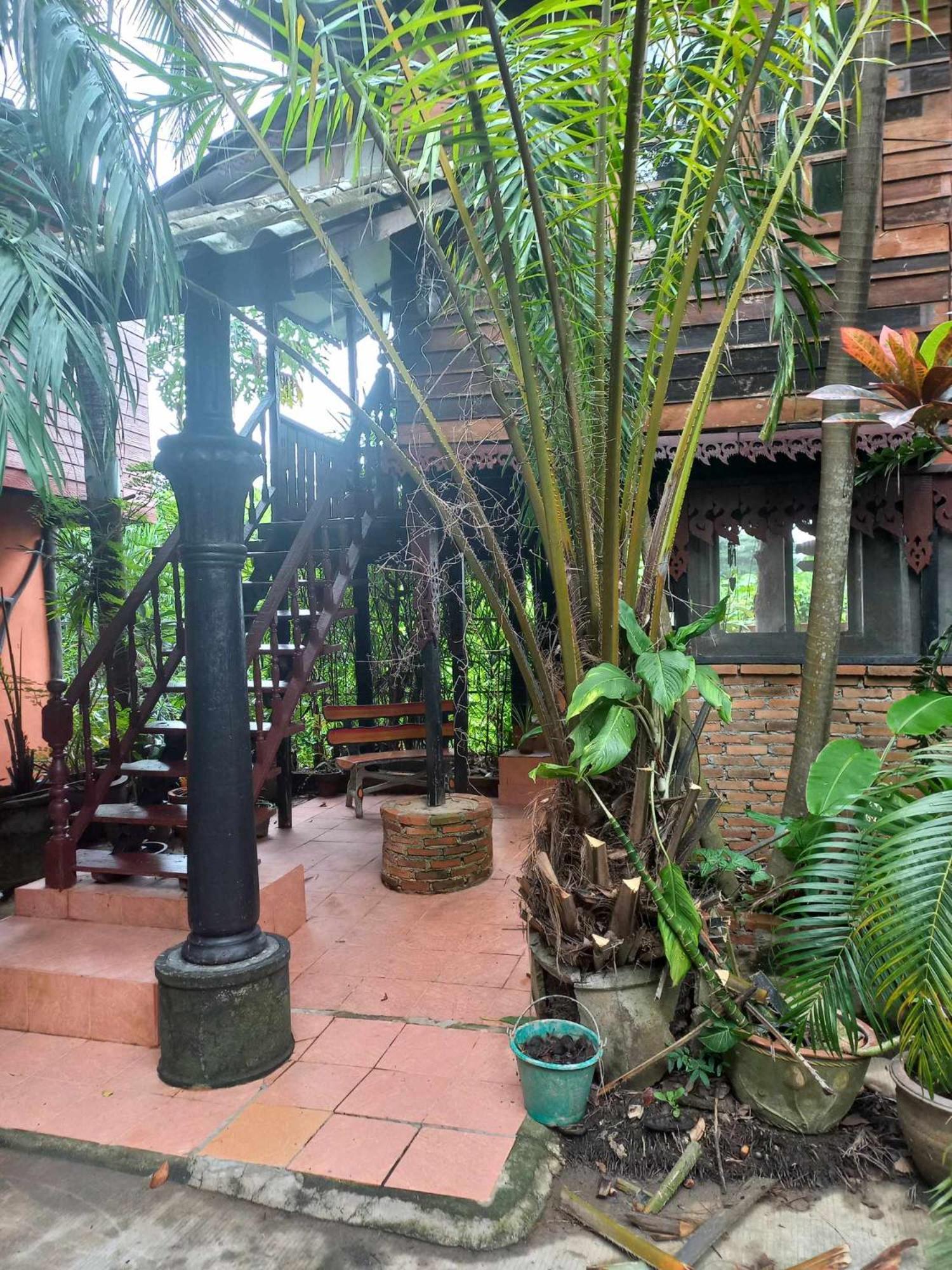 Teak House 3*